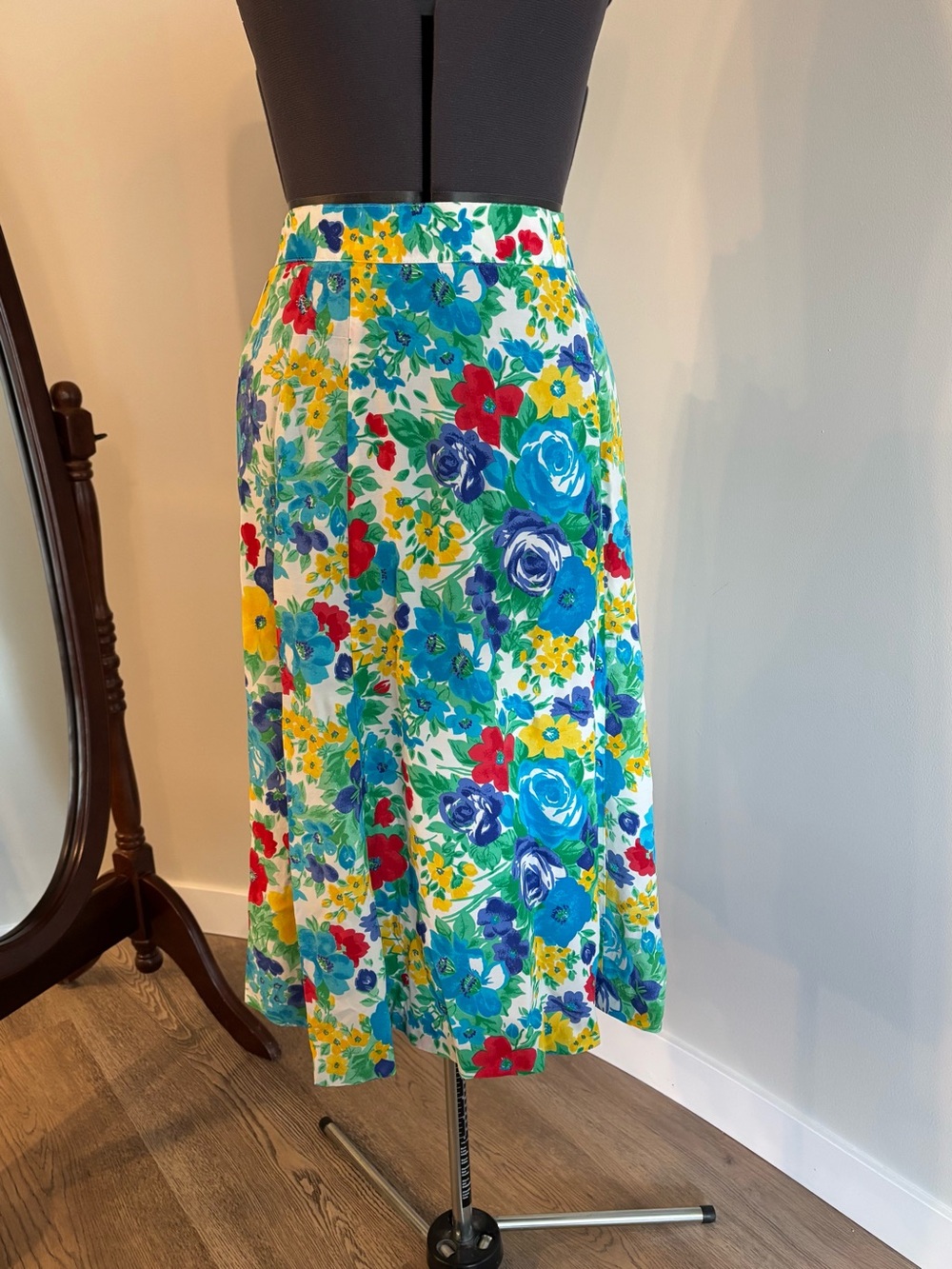Vintage Bright Floral A-Line Midi Skirt